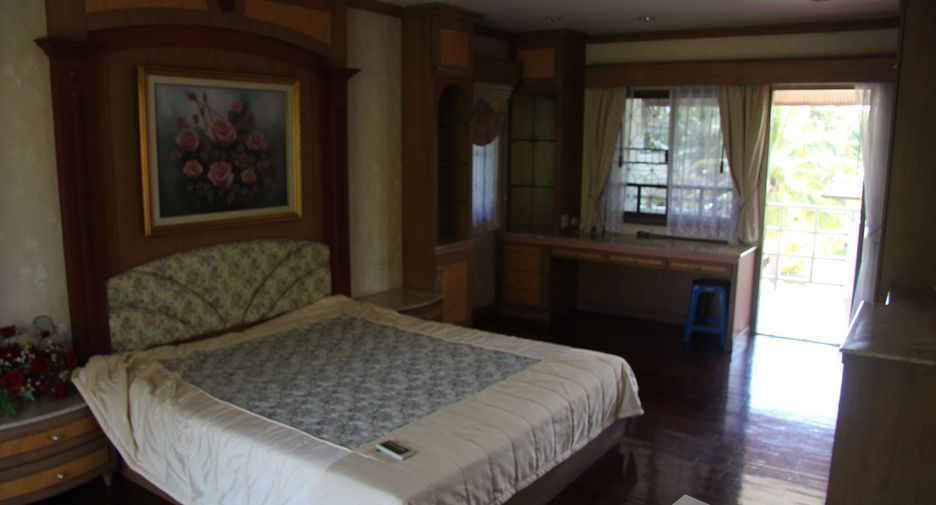 For sale 5 bedrooms house in Mueang Nakhon Si Thammarat, Nakhon Si Thammarat