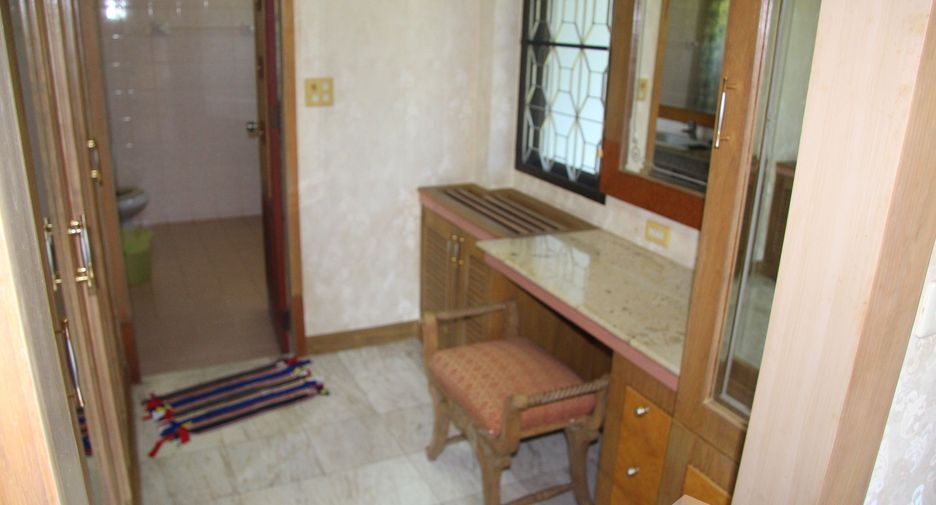 Haus zum Kauf mit 5 Zimmer in Mueang Nakhon Si Thammarat, Nakhon Si Thammarat