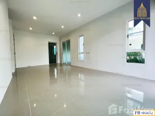 For sale 4 bedrooms house in Sam Khok, Pathum Thani