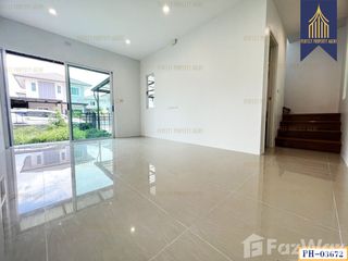 For sale 4 bedrooms house in Sam Khok, Pathum Thani