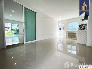 For sale 4 bedrooms house in Sam Khok, Pathum Thani
