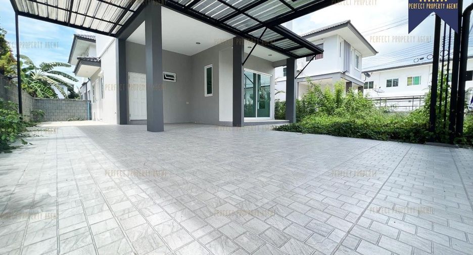 For sale 4 bedrooms house in Sam Khok, Pathum Thani
