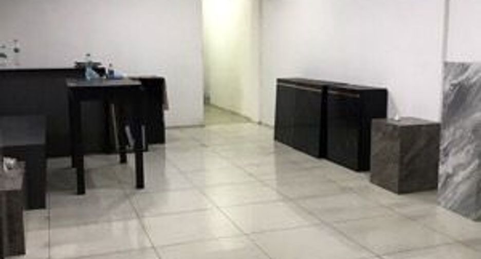 For sale and for rent 2 bedrooms retail Space in Bang Lamung, Chonburi