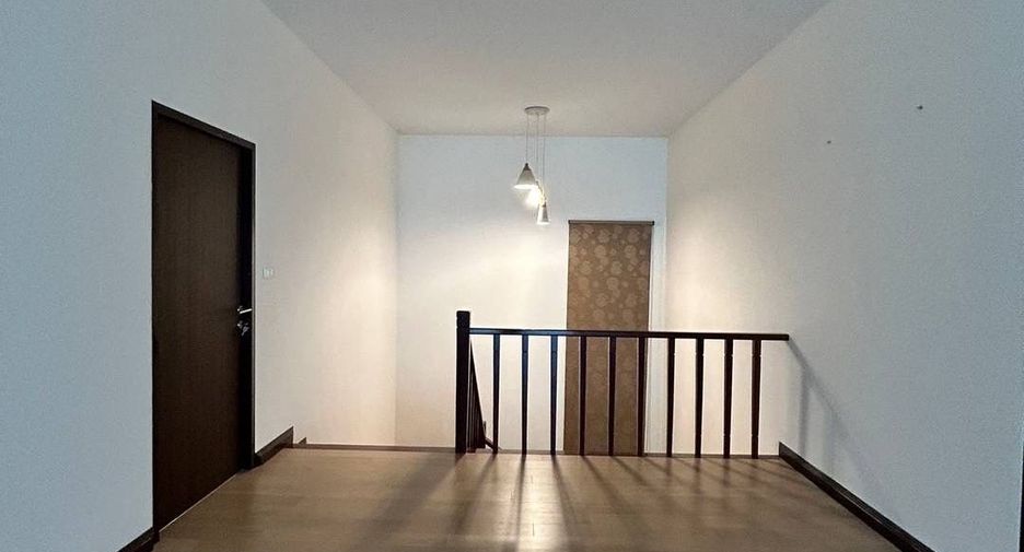 Haus zum Kauf mit 4 Zimmer in Lat Phrao, Bangkok