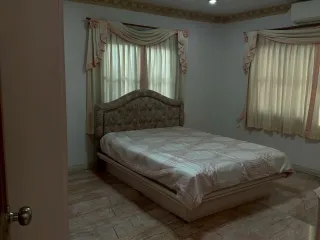 Haus zur Miete mit 4 Zimmer in Bang Lamung, Chonburi