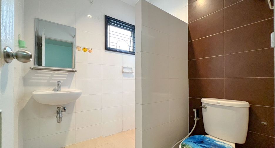 For sale 3 ベッドルーム townhouse in Bang Sao Thong, Samut Prakan