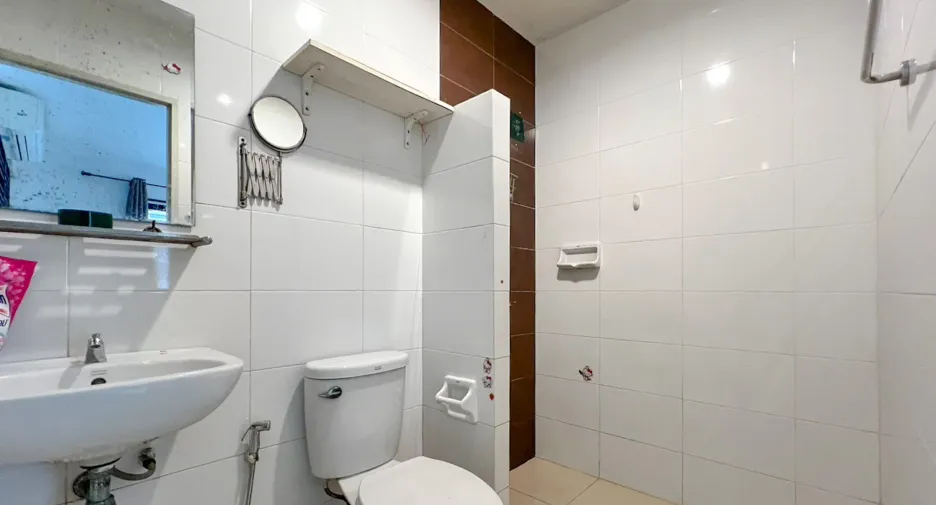 For sale 3 ベッドルーム townhouse in Bang Sao Thong, Samut Prakan