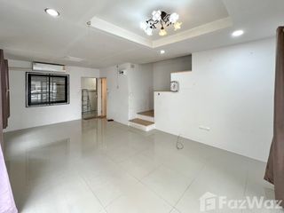 Casa adosada en venta de 3 habitaciones en Bang Sao Thong, Samut Prakan