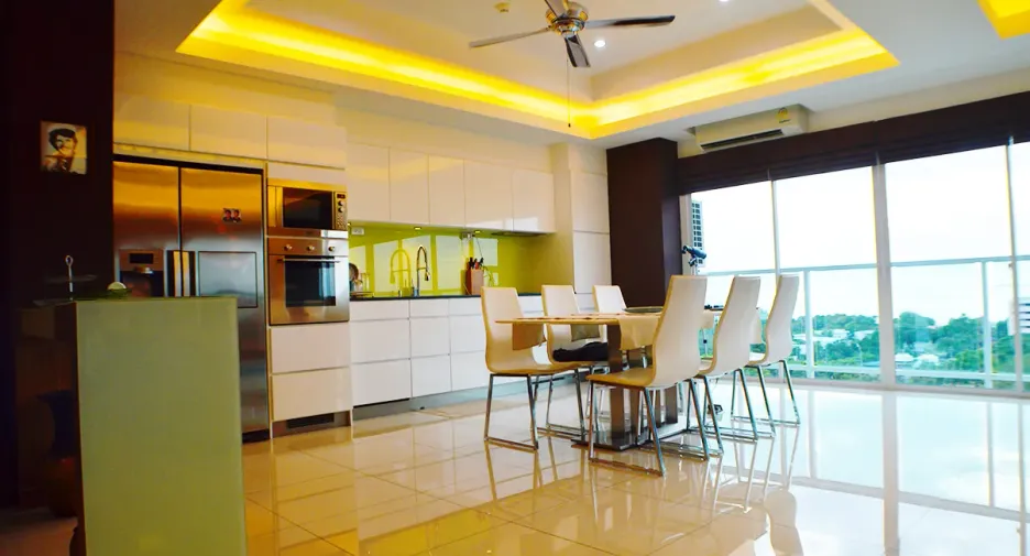 出售 和 出租 2 卧室 公寓 在 Bang Lamung, Chon Buri