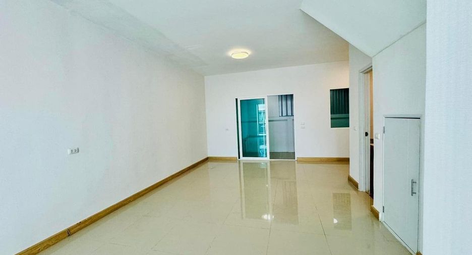 For sale 3 bedrooms townhouse in Bang Khun Thian, Bangkok