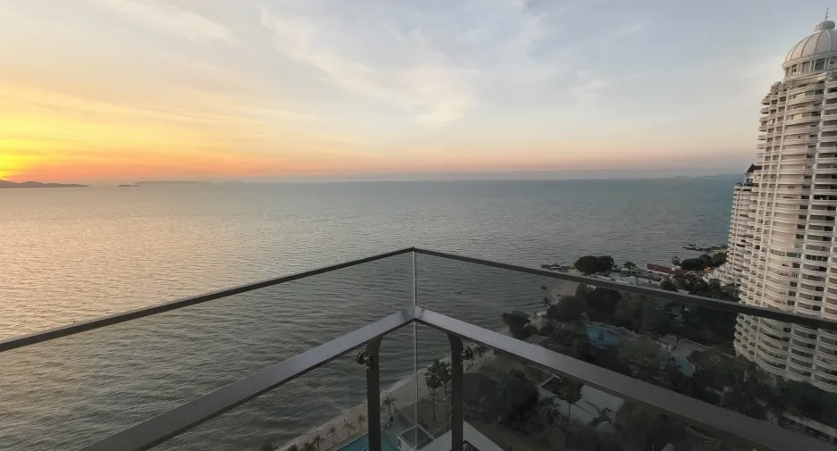 For sale そして for rent 2 ベッドルーム condo in Bang Lamung, Chonburi