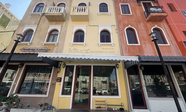 Casa adosada en venta y en alquiler de 2 habitaciones en Bang Khen, Bangkok