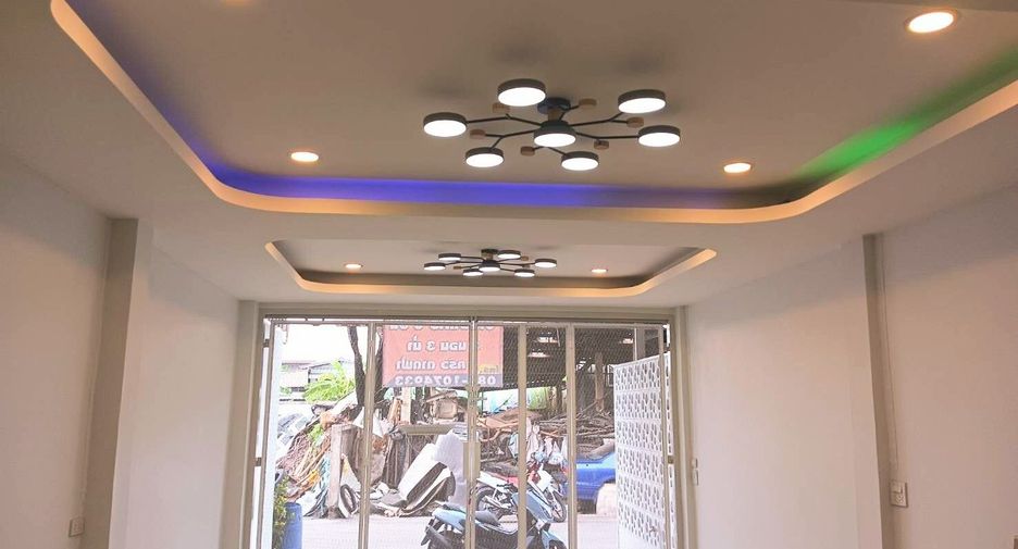 Reihenhaus zum Kauf mit 3 Zimmer in Mueang Samut Prakan, Samut Prakan