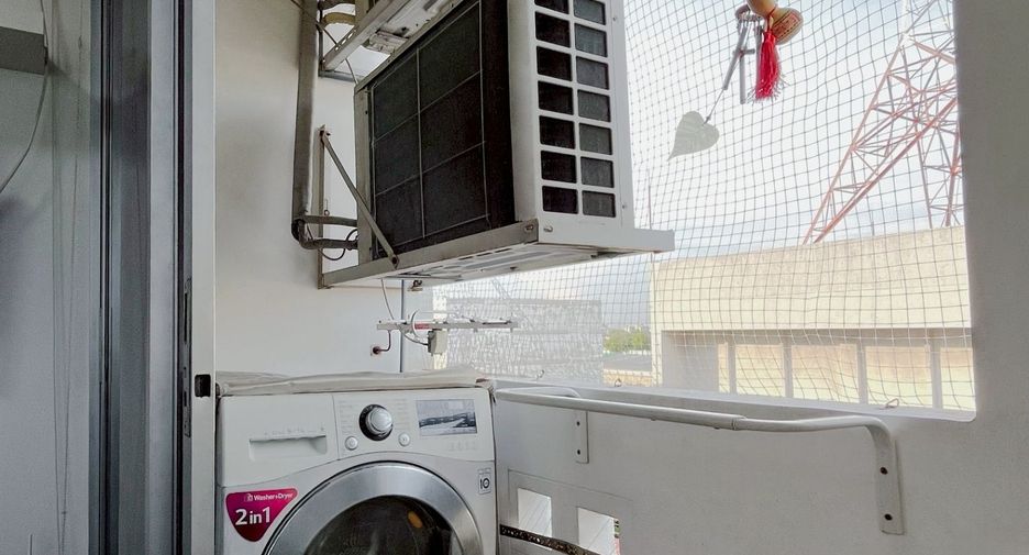 For sale 1 bed condo in Saphan Sung, Bangkok