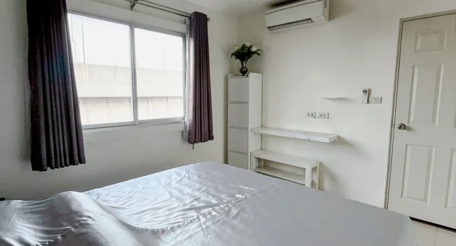 For sale 1 bed condo in Saphan Sung, Bangkok
