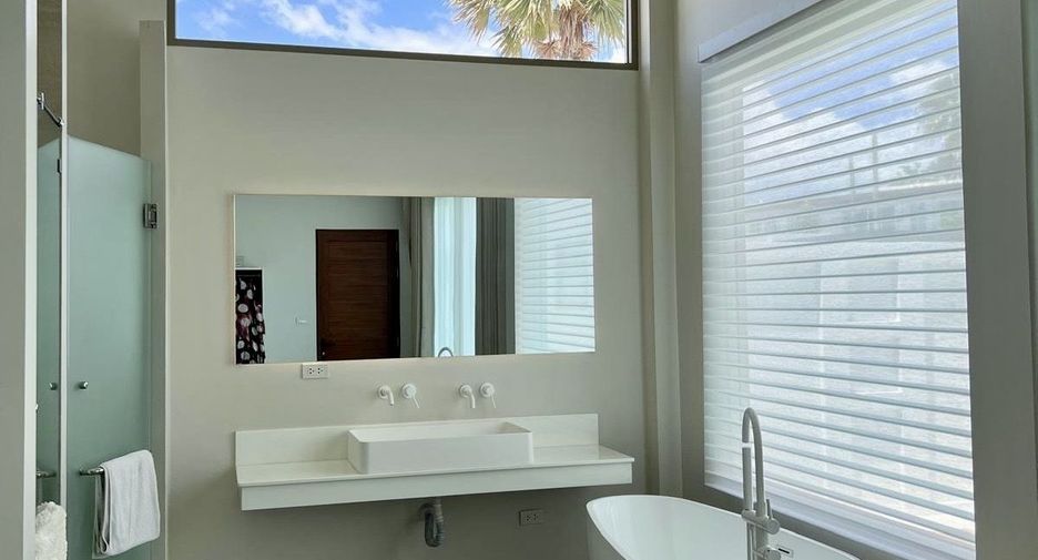 For sale 4 bedrooms villa in Thalang, Phuket