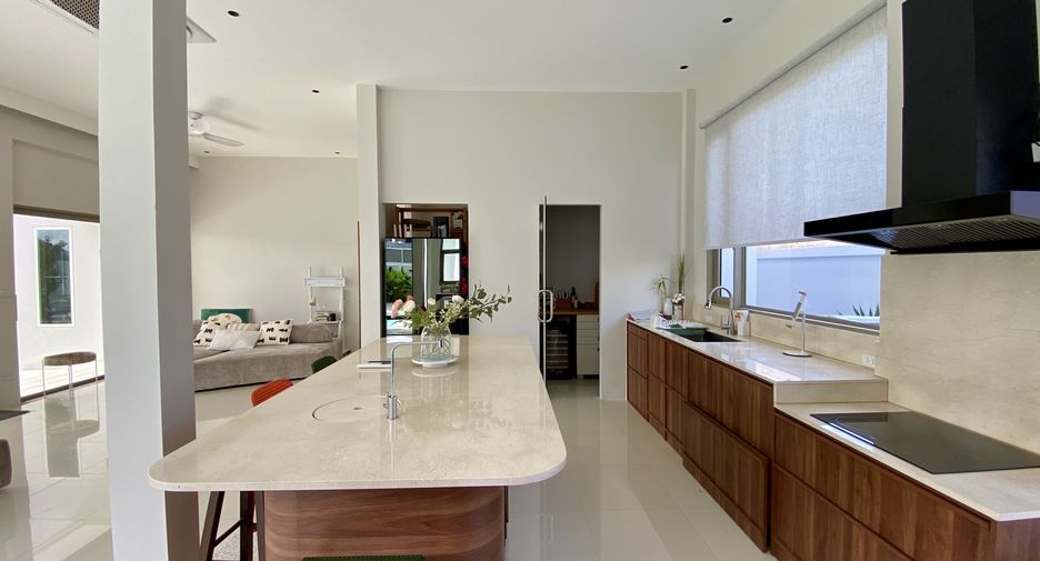 For sale 4 bedrooms villa in Thalang, Phuket