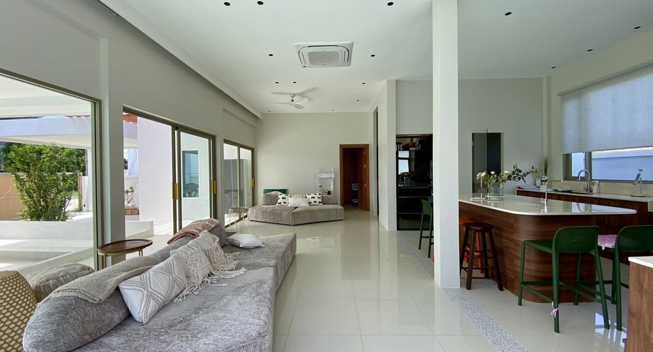 For sale 4 bedrooms villa in Thalang, Phuket
