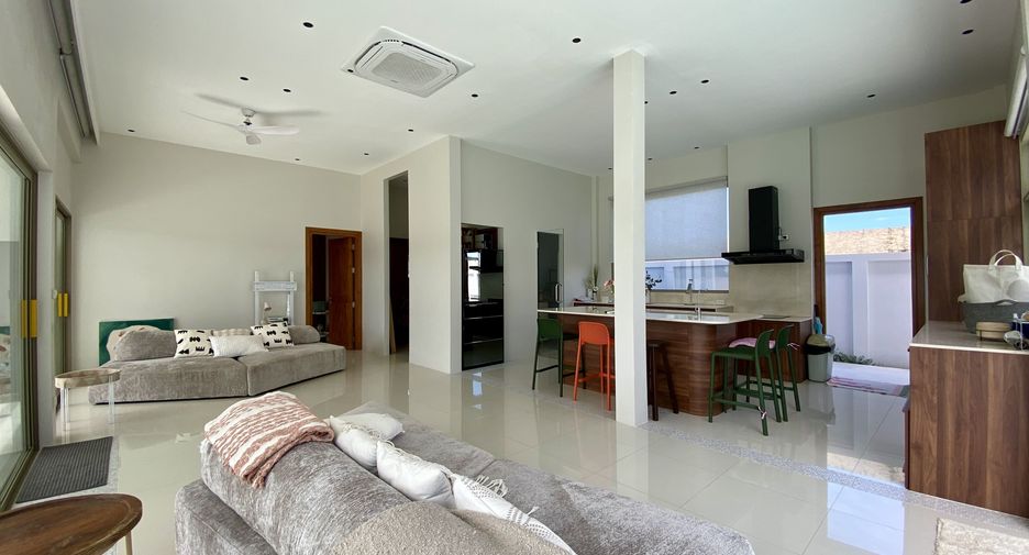 For sale 4 bedrooms villa in Thalang, Phuket