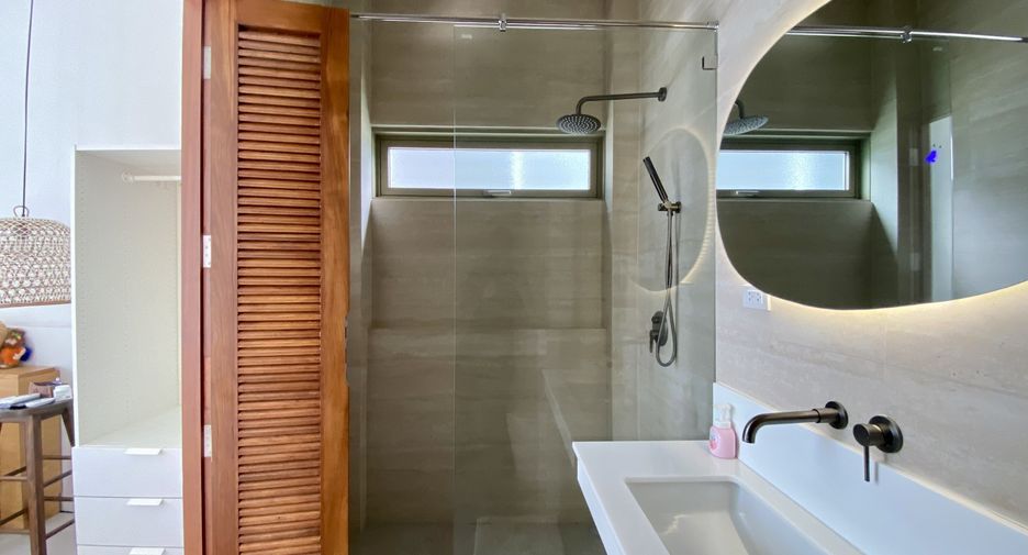 For sale 4 bedrooms villa in Thalang, Phuket