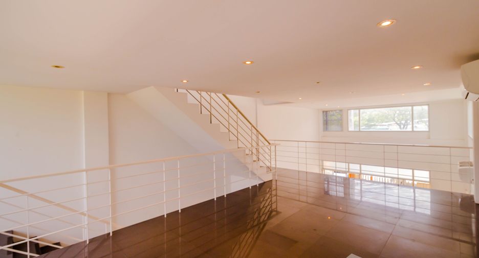 Gewerbefläche zum Kauf mit 4 Zimmer in Mueang Phuket, Phuket