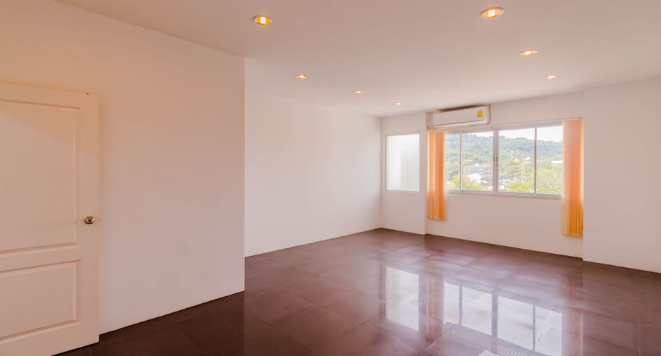 For sale 4 bedrooms retail Space in Mueang Phuket, Phuket