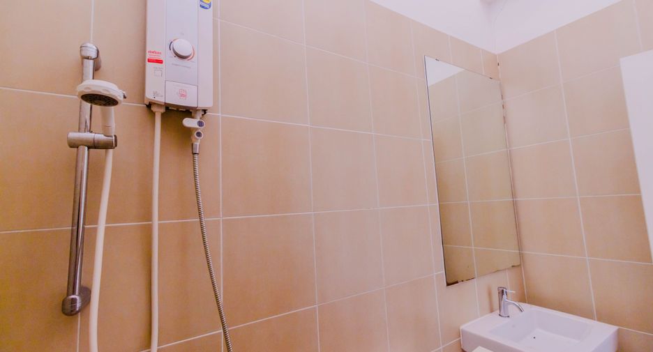 Gewerbefläche zum Kauf mit 4 Zimmer in Mueang Phuket, Phuket