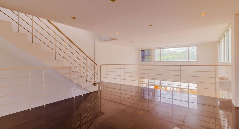 Gewerbefläche zum Kauf mit 4 Zimmer in Mueang Phuket, Phuket