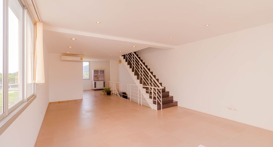 Gewerbefläche zum Kauf mit 4 Zimmer in Mueang Phuket, Phuket