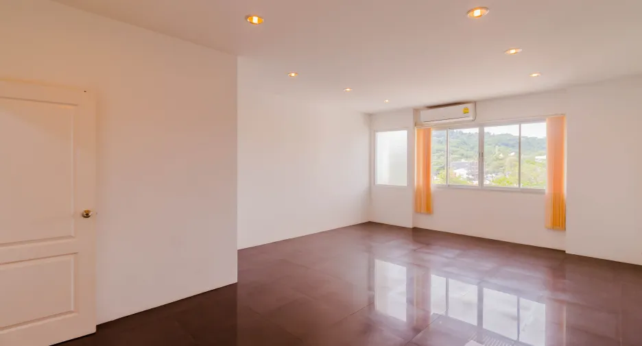 Gewerbefläche zum Kauf mit 4 Zimmer in Mueang Phuket, Phuket