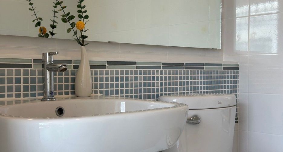 For sale 2 bedrooms townhouse in Phra Samut Chedi, Samut Prakan