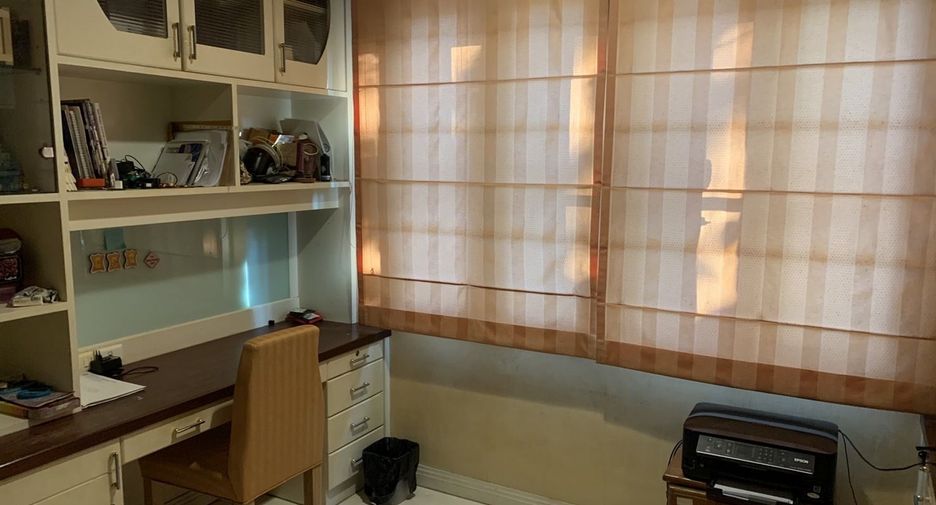 For sale 5 bedrooms villa in Bang Khun Thian, Bangkok
