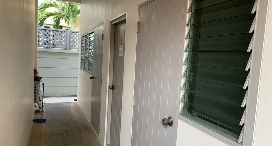 For sale 5 bedrooms villa in Bang Khun Thian, Bangkok
