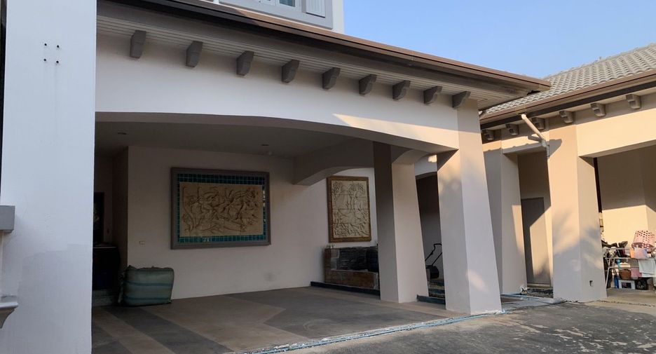 For sale 5 bedrooms villa in Bang Khun Thian, Bangkok