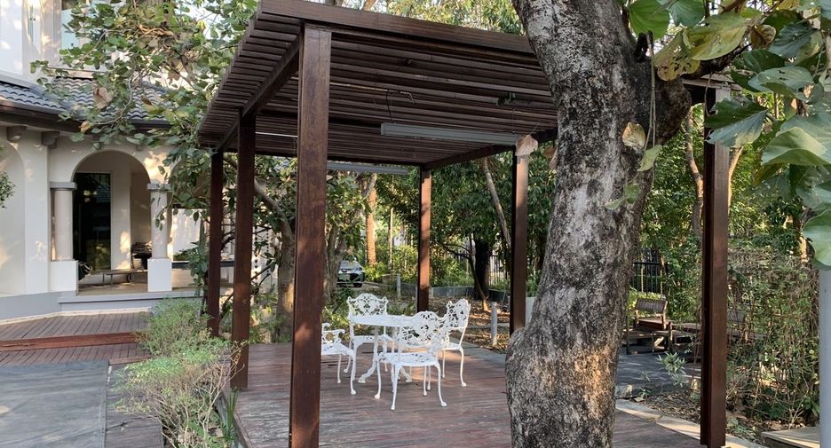 For sale 5 bedrooms villa in Bang Khun Thian, Bangkok