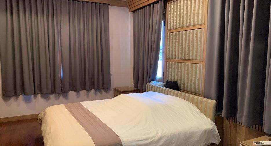 For sale 5 bedrooms villa in Bang Khun Thian, Bangkok