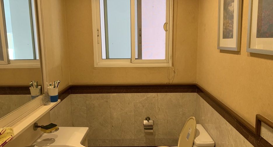 For sale 5 bedrooms villa in Bang Khun Thian, Bangkok