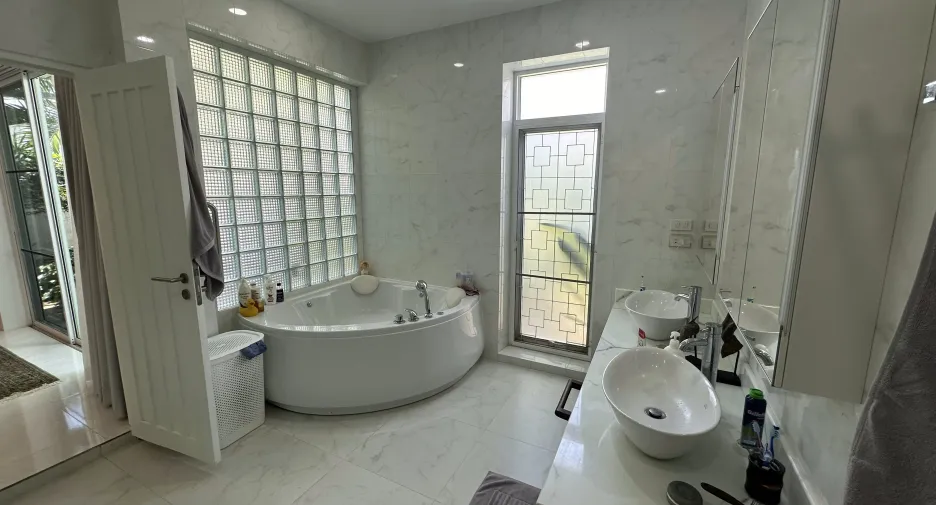 For sale and for rent 3 bedrooms villa in Kathu, Phuket