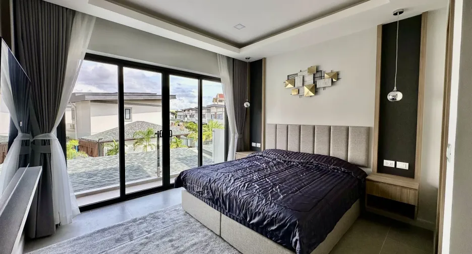 For sale 4 ベッドルーム villa in Bang Lamung, Chonburi
