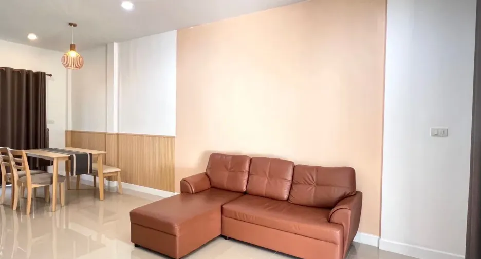 Reihenhaus zum Kauf und zur Miete mit 3 Zimmer in Bang Lamung, Chonburi