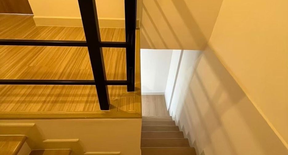 Reihenhaus zum Kauf und zur Miete mit 3 Zimmer in Bang Lamung, Chonburi