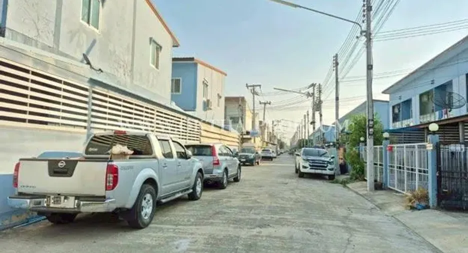 For sale 2 bedrooms townhouse in Lat Lum Kaeo, Pathum Thani