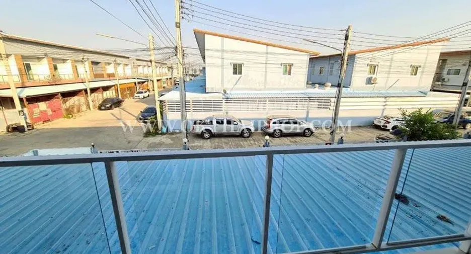 For sale 2 bedrooms townhouse in Lat Lum Kaeo, Pathum Thani