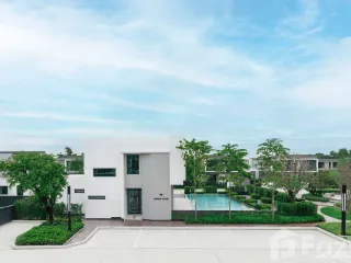 Casa en venta de 4 habitaciones en Khlong Sam Wa, Bangkok