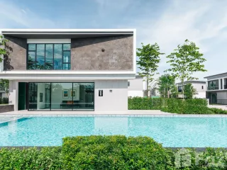 Casa en venta de 4 habitaciones en Khlong Sam Wa, Bangkok
