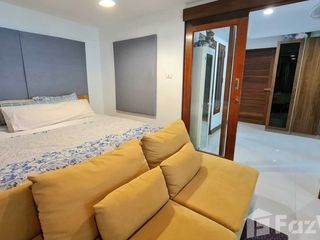 For sale 3 bedrooms condo in Huai Khwang, Bangkok
