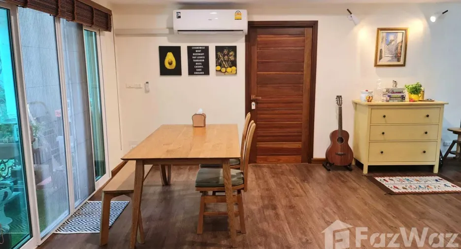 For sale 3 bedrooms condo in Huai Khwang, Bangkok