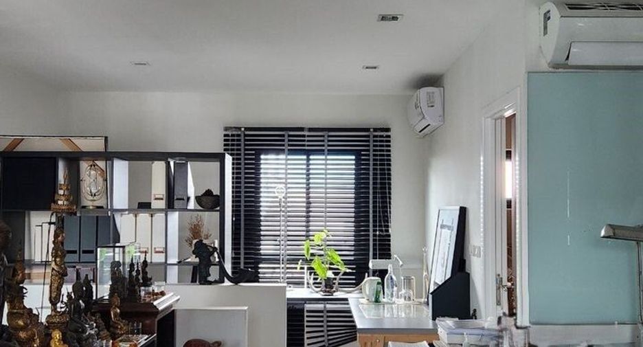 For sale 3 bedrooms townhouse in Suan Luang, Bangkok