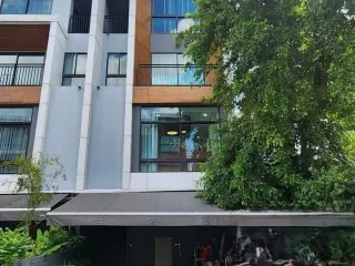 Продажа 3 спальни таунхаус в Суан Луанг, Бангкок