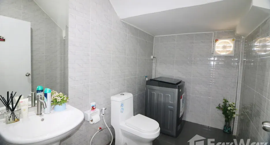 For sale 3 bedrooms house in Mueang Udon Thani, Udon Thani